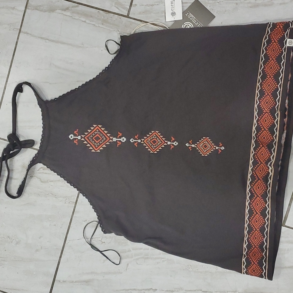 Element loose fitting top. Ties around the neck.